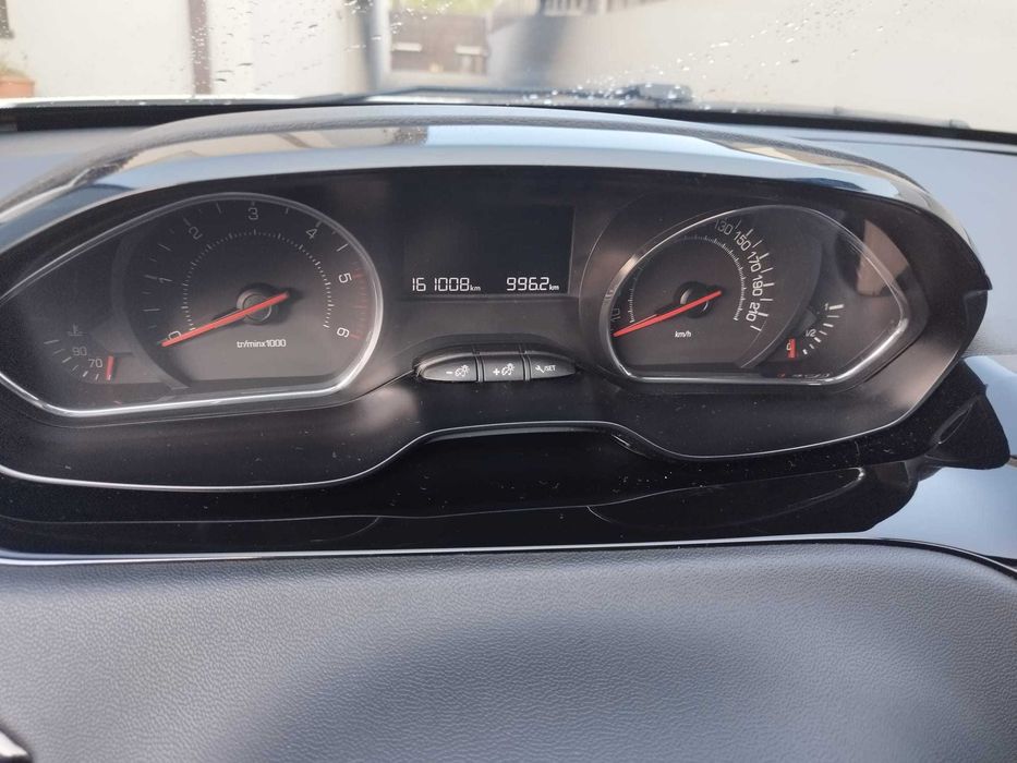 Peugeot 208 — fotografia 4