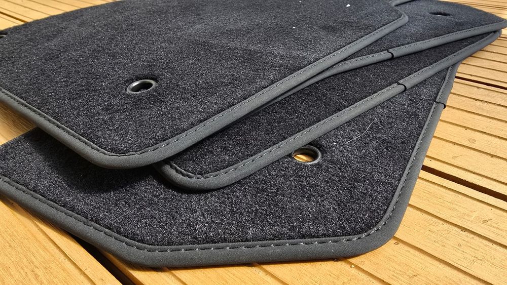 Nowe dywaniki do F-Pace