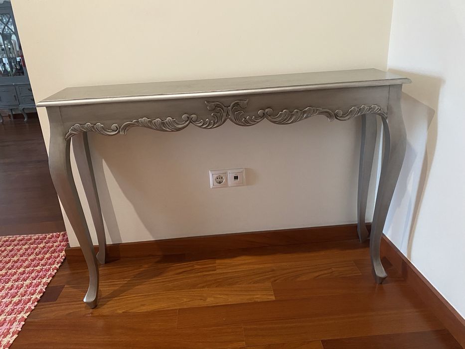 Consola prateada