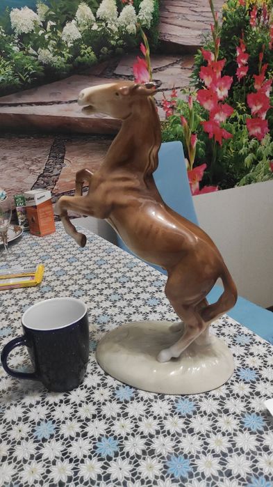 Продам статуэтку Лошадь большая