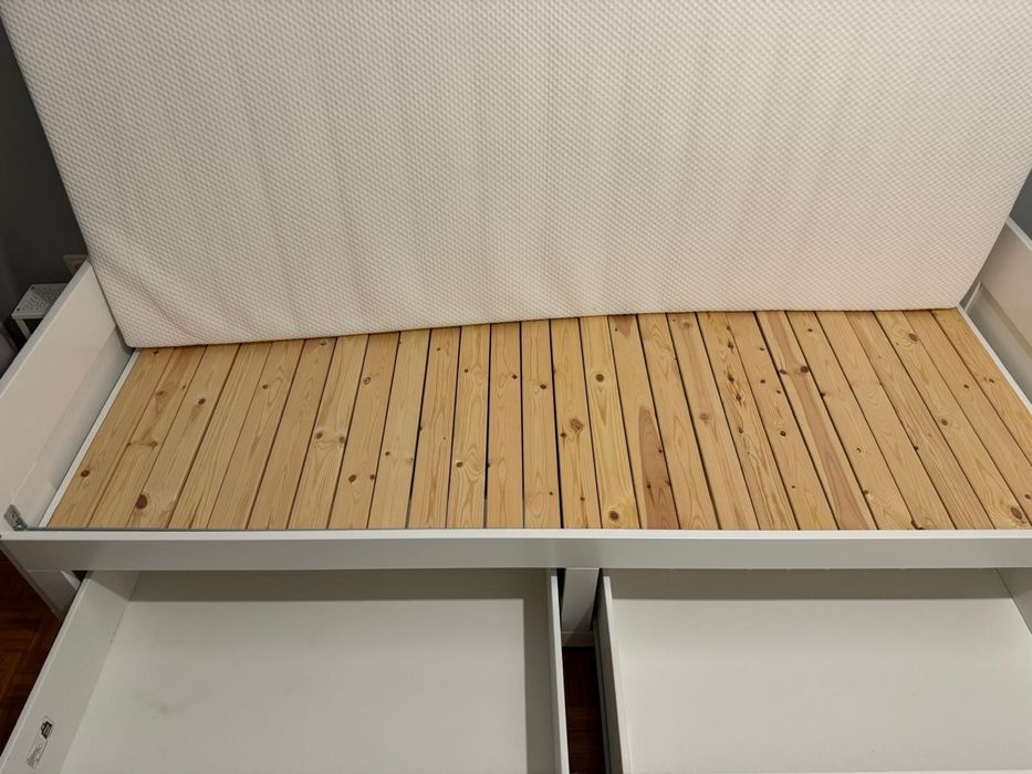 Cama como Nova e colchao.