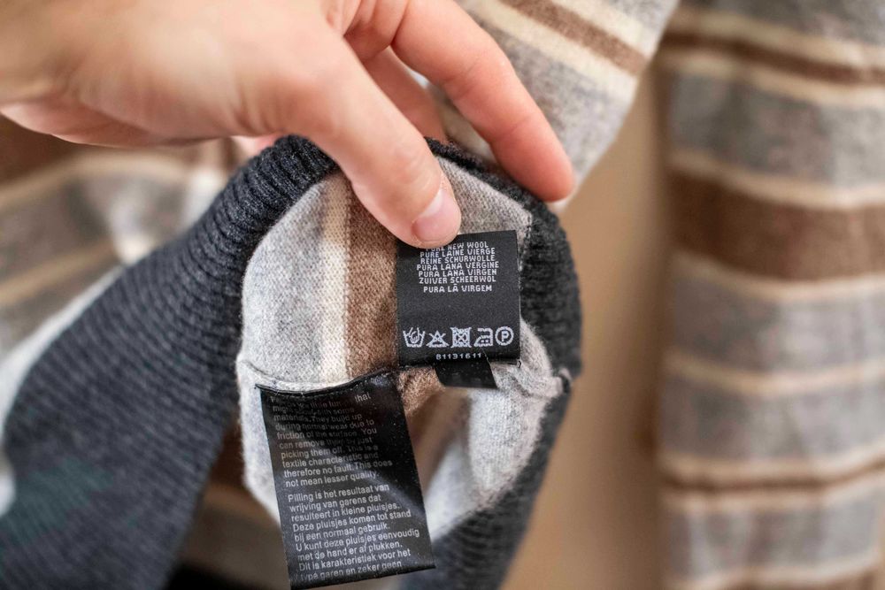 Elegancki sweter golf męski Sandfield z wełny – styl, wygoda, ciepło!