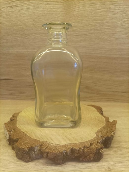 Szklany wazon kwadratowy 25 cm