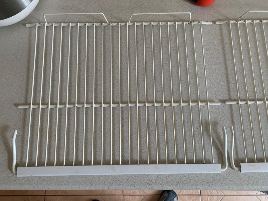 Полочки на холодильник Зануссі