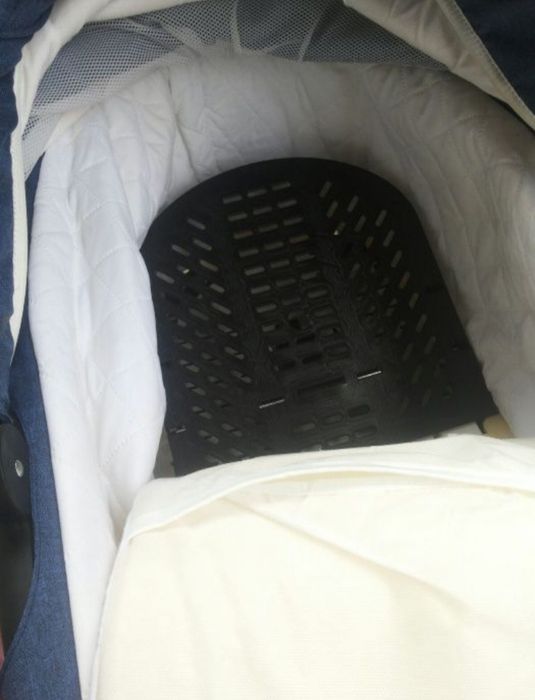 Універсальна коляска Mikrus Cruiser 2 в 1

 
Просторная пластиковая л