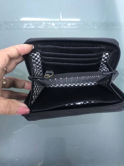 Coin and Document Holder64285100918403122