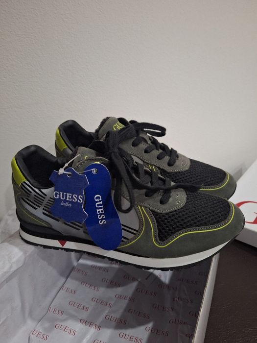 Sapatilhas Guess tamanho 36