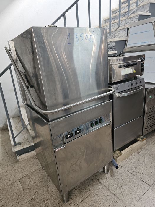 Máquina de lavar loiça basculante
