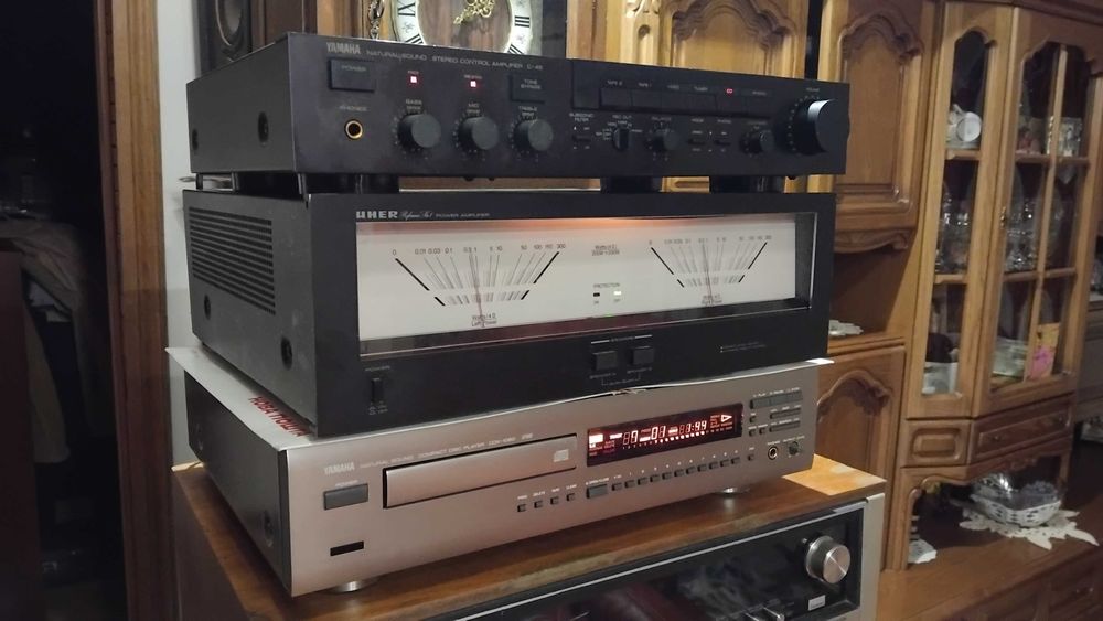 Підсилювачі два болока Uher La1200 i Kenwood C-2 .