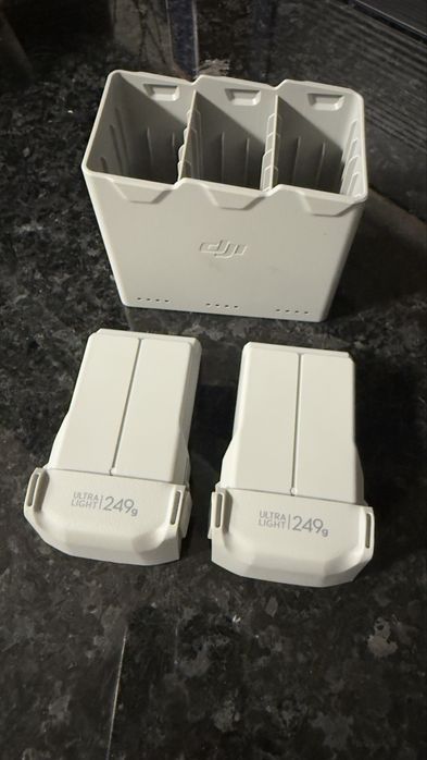 DJI - 2 Baterias + Hub carregamento