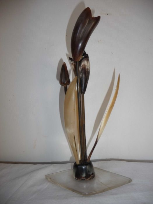 Цветы тюльпаны коровий рог сувенир сувенір квіти ріг