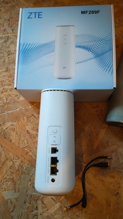 ZTE MF289F z antenami Tajfun 2