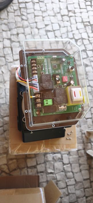 Kit Motor portão correr 1200kgs, 4m cremalheira, 2 comandos, 2 fotocélulas e acessórios montagem.