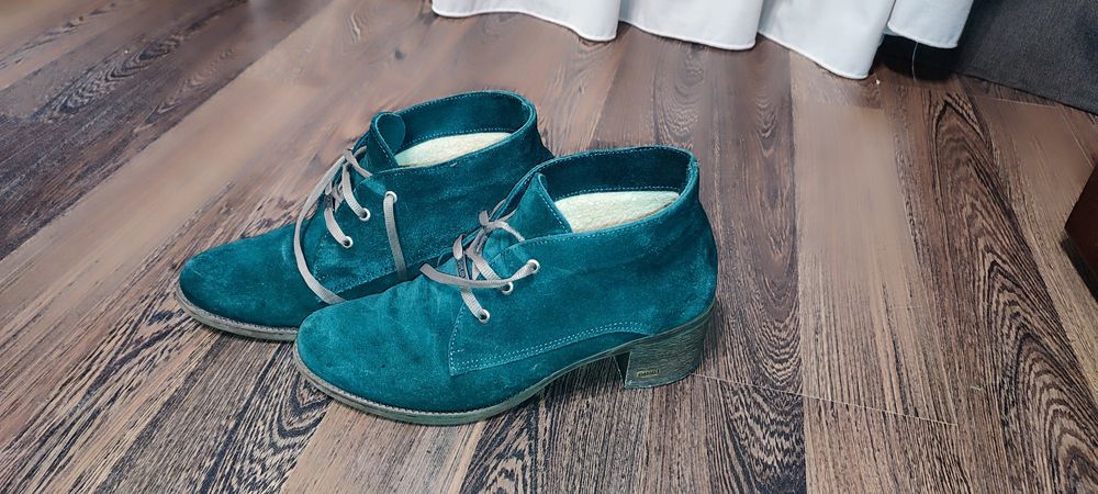 Замшеві черевики