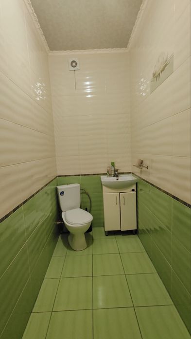 Продаж великого будинку для великої родини.