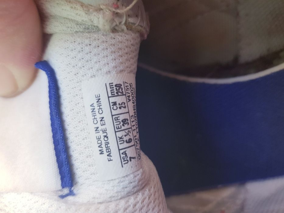 Skorzane Buty sportowe damskie marki Reebok rozmiar 39