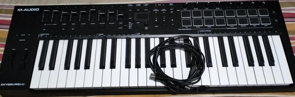 (pechincha) Teclado Midi 49 Teclas M Audio  Oxygen Pro 49