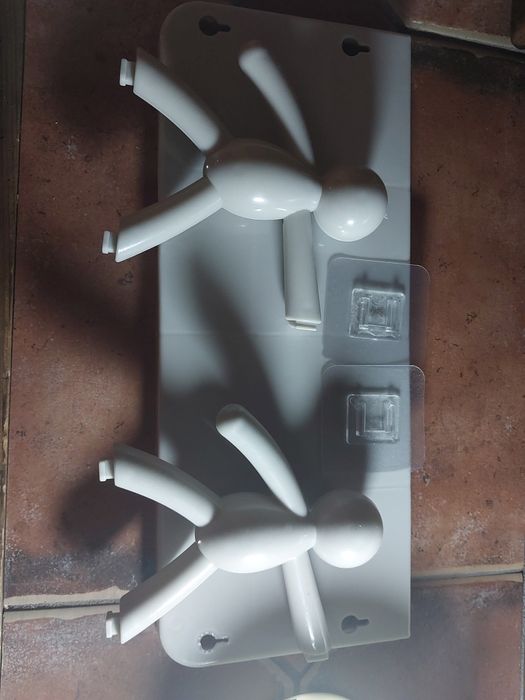 Поличка для ванної, дитячої кімнати, кухні