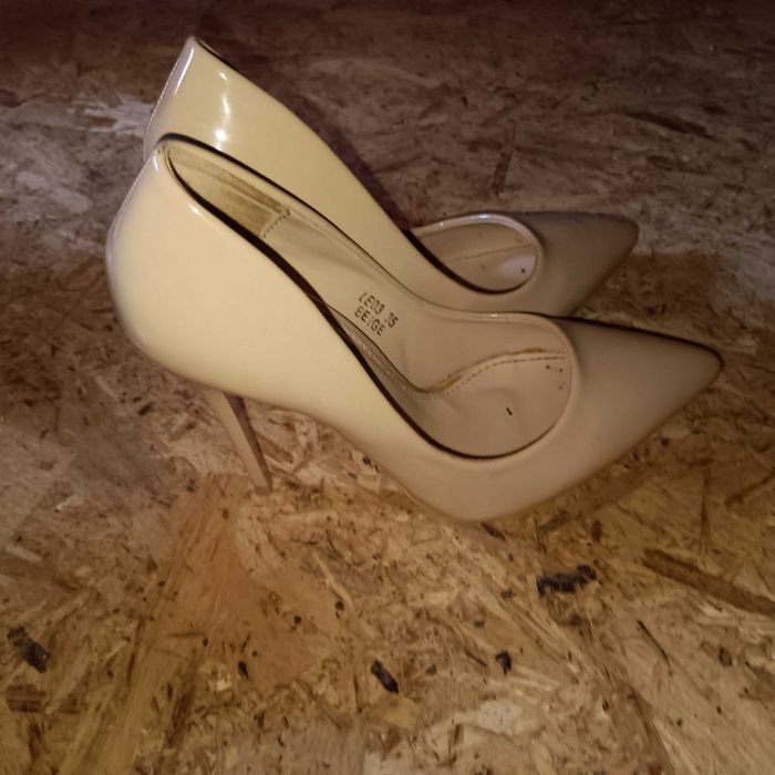 Buty damskie na obcasie