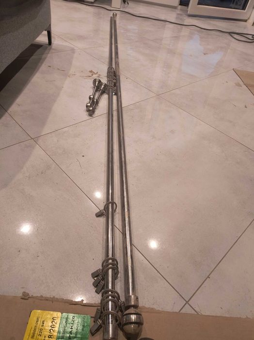 karnisze srebrne w dobrym stanie. 1)karnisz 220cm podwójny 2)260cm podwójny 3)140cm pojedynczyx2 4)200cm podwójny 5)120cm pojedynczy