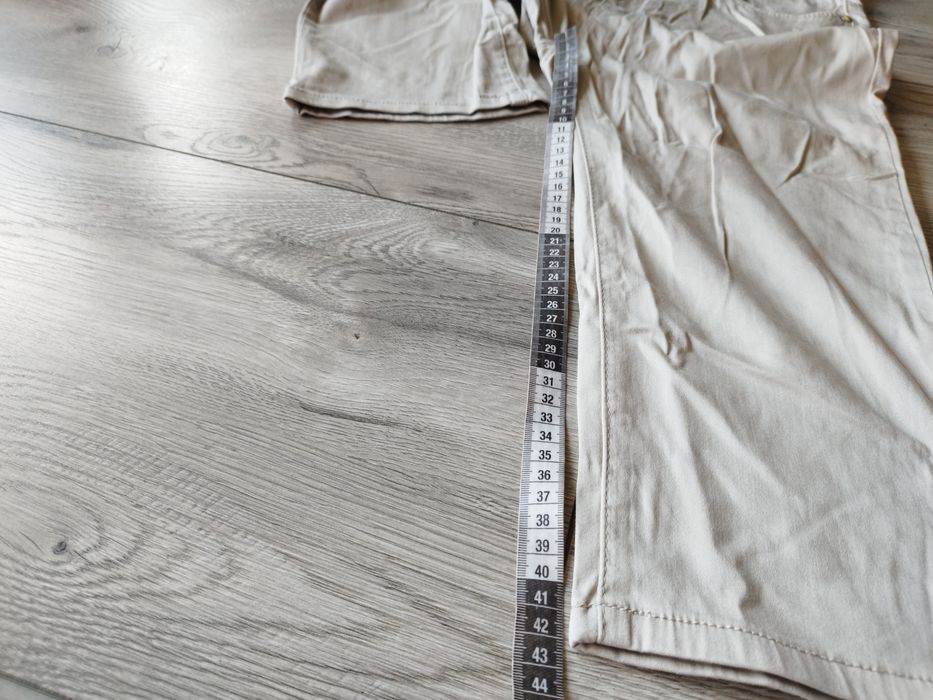 R.40 beżowe rybaczki spodenki szorty damskie Bermudy