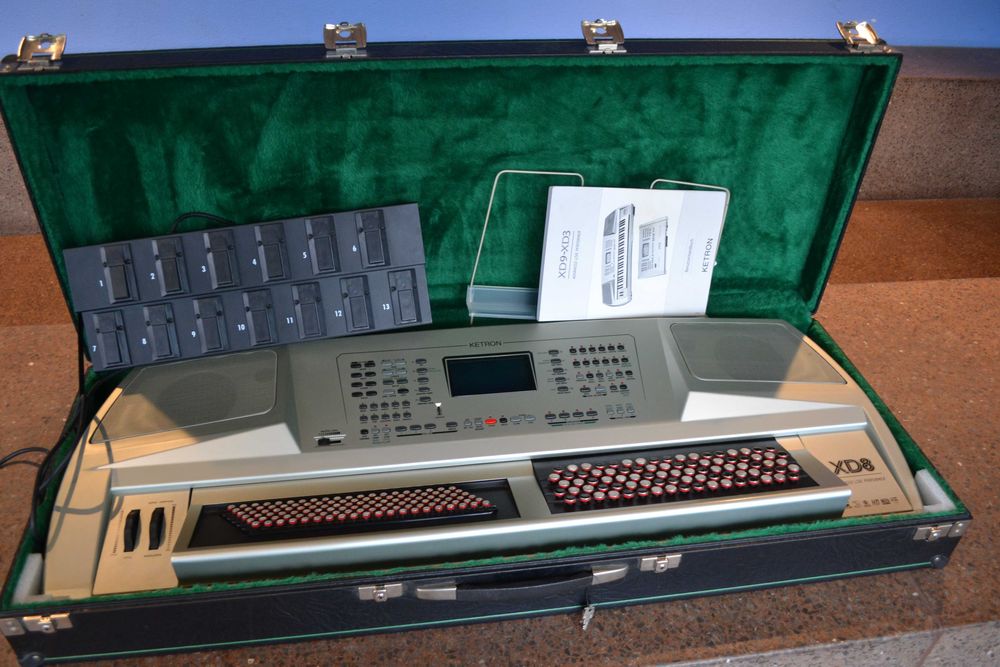 Orgon Ketron XD8 Com Pedaleira