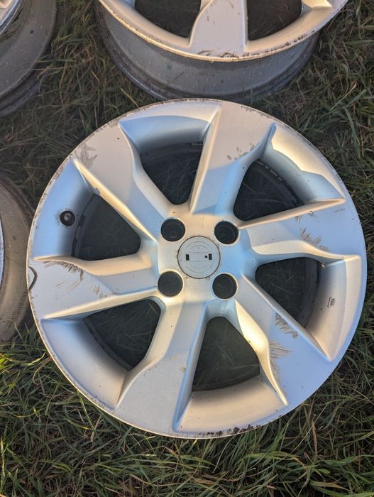 Титани легкосплавні диски R16 4*100 Nissan