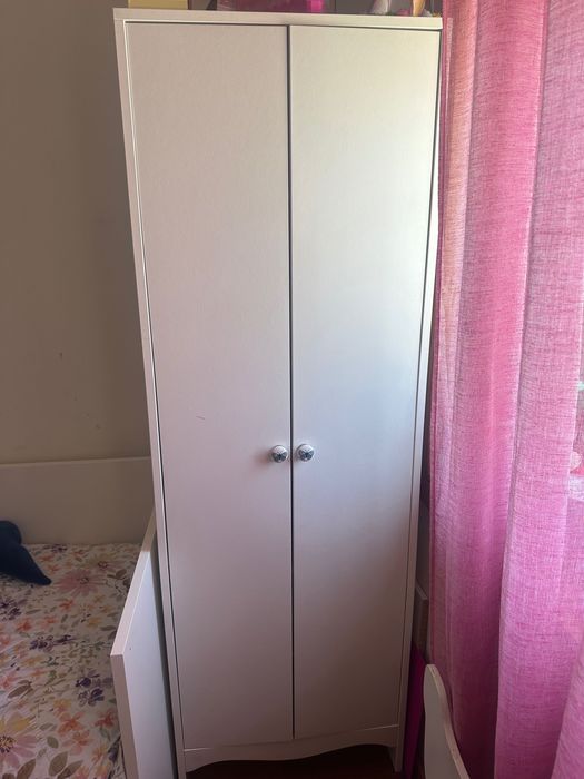 Roupeiro criança IKEA