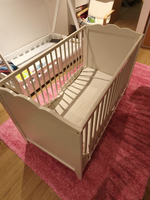 Berço branco para criança