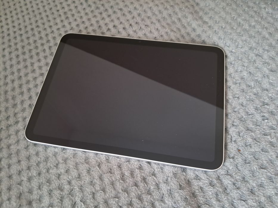 Zamienię iPada 16 A 128 gb wraz z rysikiem na komputer w cenie odpowiadającej wartości tego iPada i rysików.