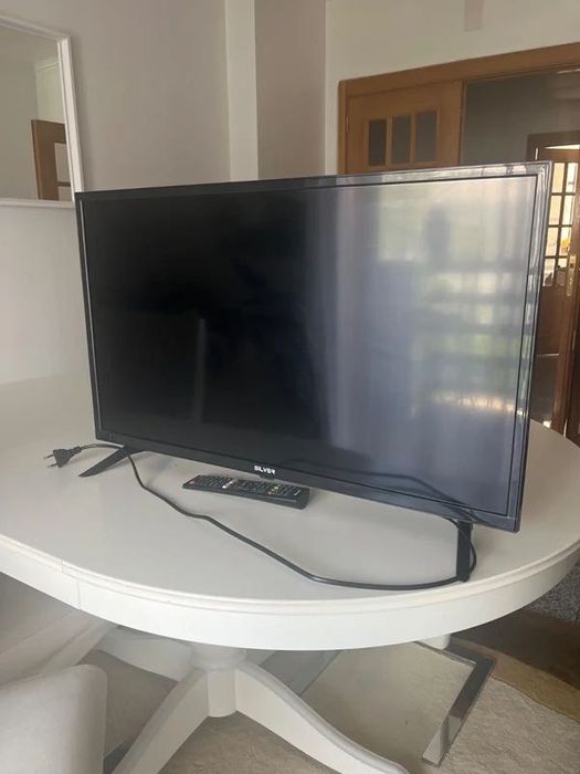 Televisão Silver LED 32" - HD com HDMI e USB