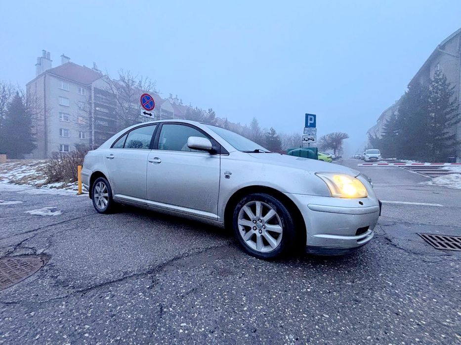 Тайота Авенсис 2,0 D для війскових