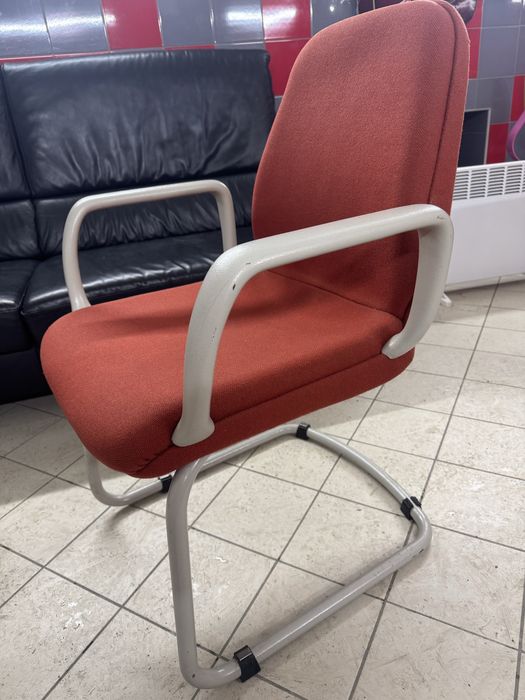 Стільці з Нідерландів дуже зручні і якісні