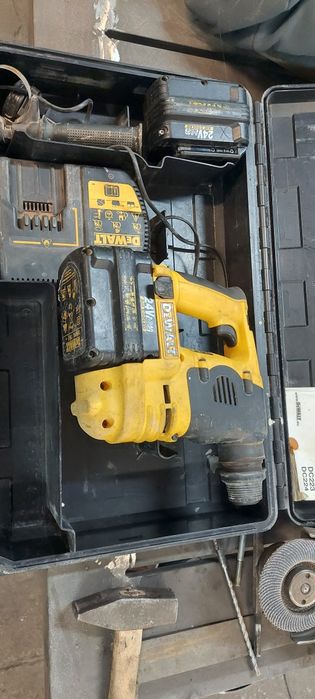 DeWalt dc223 24V
