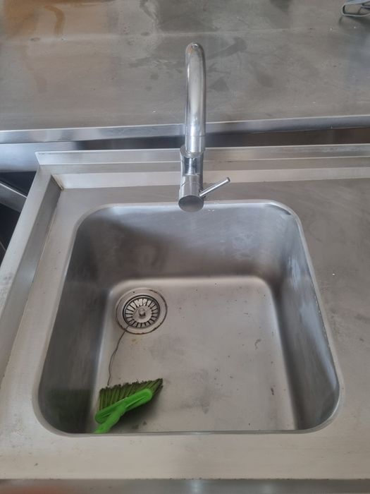 Banca inox com lavatório