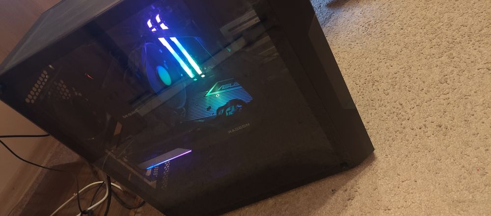 Komputer gamingowy AMD Ryzen 5 5600X + RX 6700