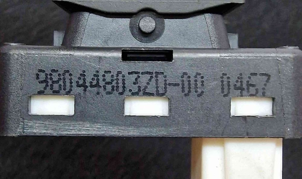 Comando / Botão / Interruptor Vidros Frente Direito 98044803ZD - PEUGEOT 3008 II SUV
