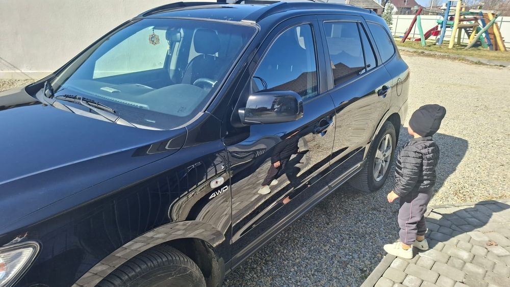 Продам машину Hyundai Santa FE
