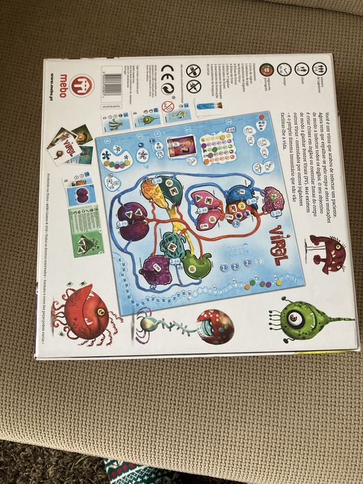 Jogo de tabuleiro VIRAL