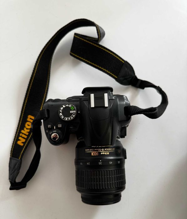 Nikon D3000, Повний комплект, Б/у