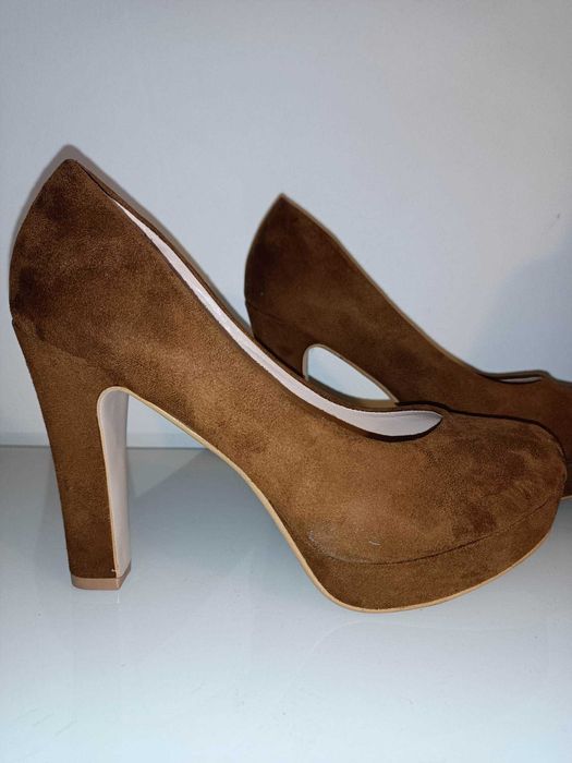 Sapatos com plataforma n.º 39 - NOVOS