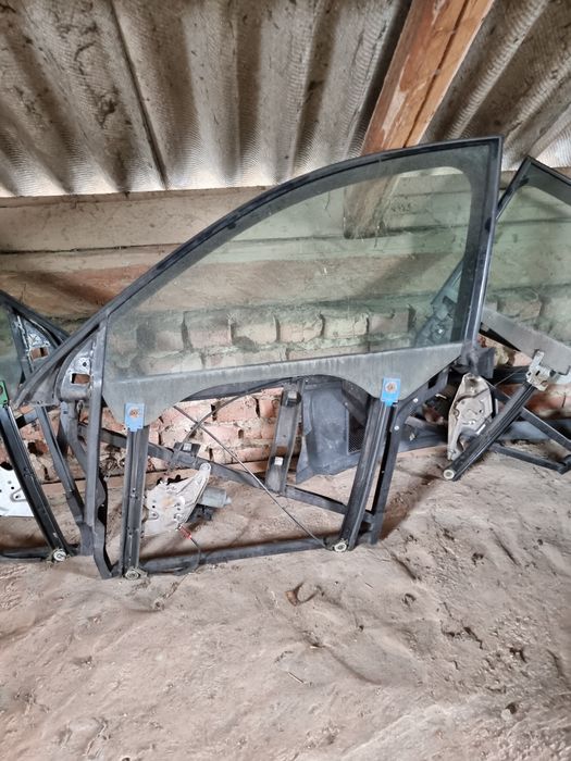 Скло підйомник Ауді А6 Ц5 рамка Audi A6 C5 Розборка Шрот Запчастини