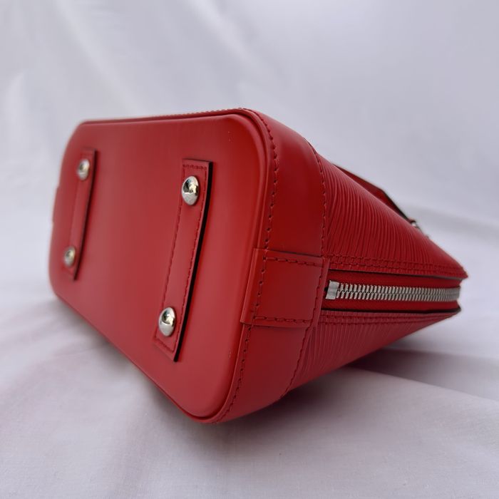 Louis Vuitton alma bb epi original com alça