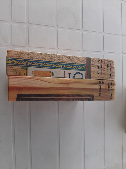 Conjunto de Enciclopédias Verbo de 1977