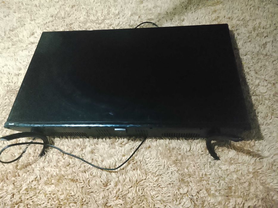 Led TV Kunft com suporte