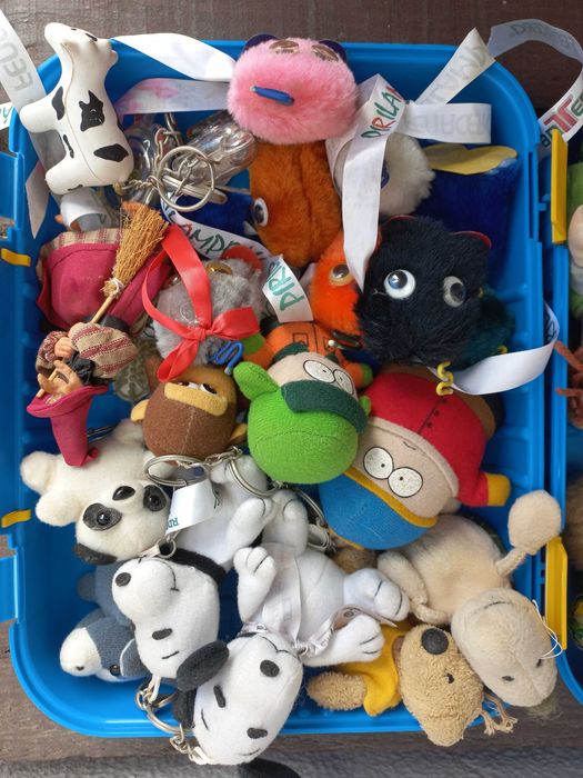 Conjunto 30 Porta-Chaves Disney, Mcdonald's, Peanuts, South Park, etc.