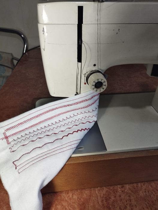 Швейная машина чайка 142м