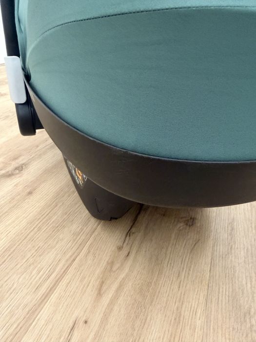 Maxi-Cosi Pebble 360º 0+ Essential Green + isofix