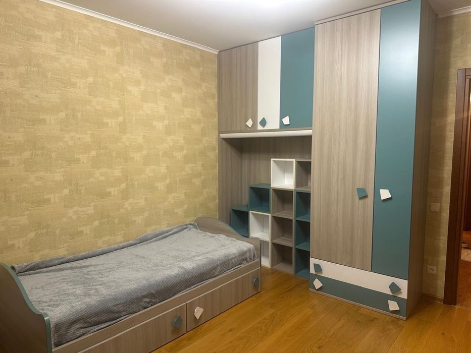 Продам комплект меблів для дитячої-підліткової кімнати.