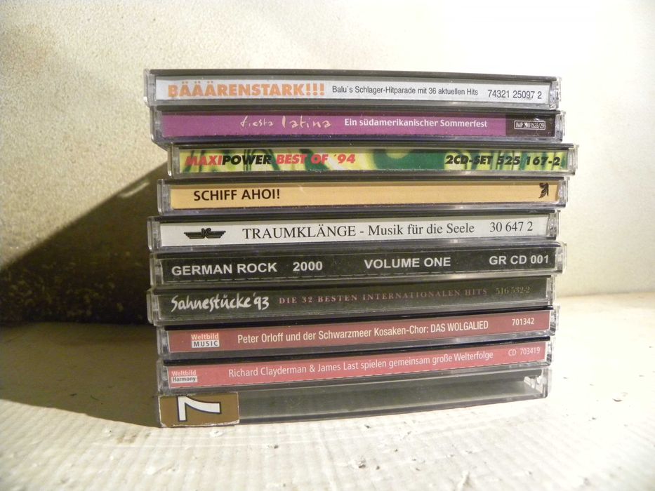 71 pudełek na płyty CD w fajnym stanie pudełka na 1 cd, na 2 cd oraz boxy